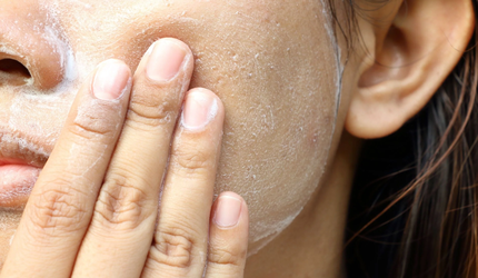 chemical-vs-physical-exfoliants